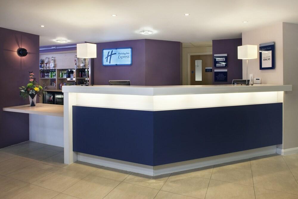 Holiday Inn Express Norwich By Ihg Exterior photo