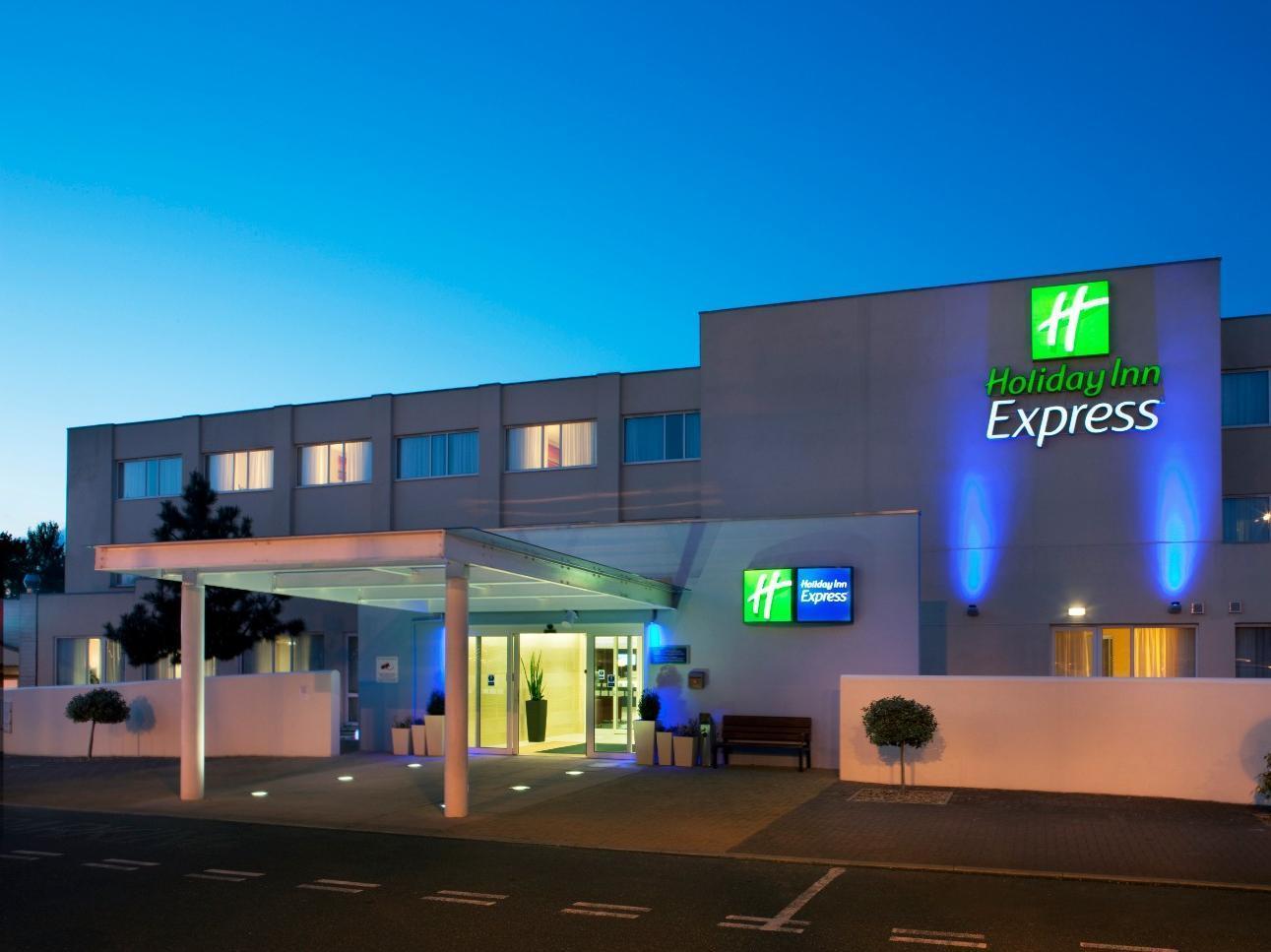 Holiday Inn Express Norwich By Ihg Exterior photo