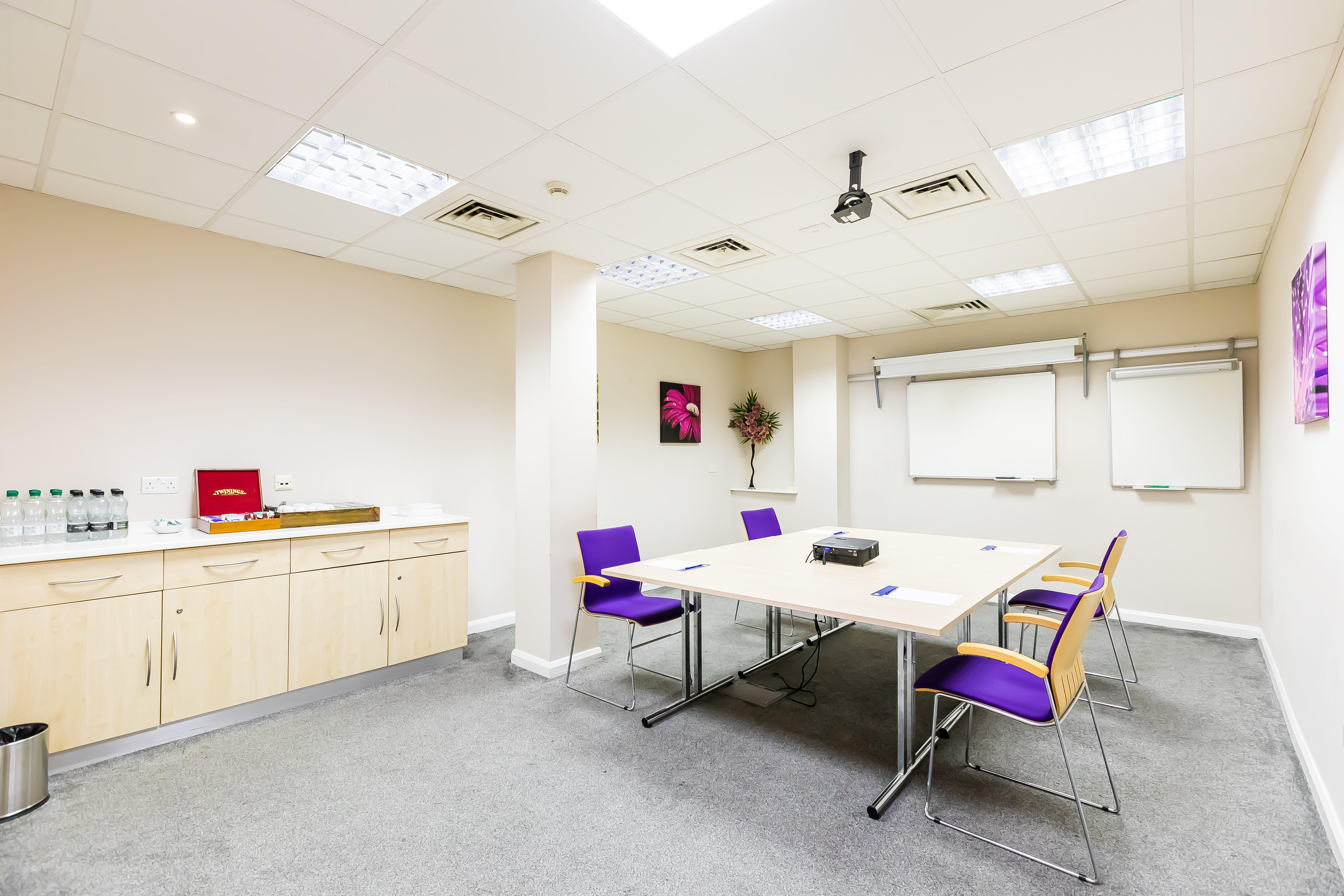 Holiday Inn Express Norwich By Ihg Exterior photo