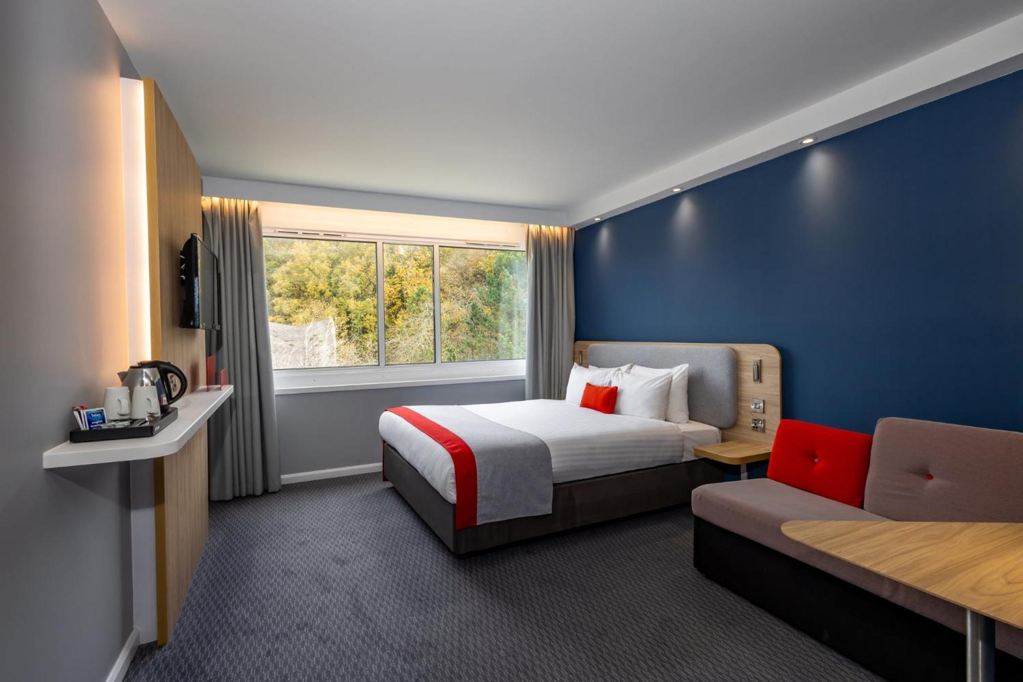 Holiday Inn Express Norwich By Ihg Exterior photo