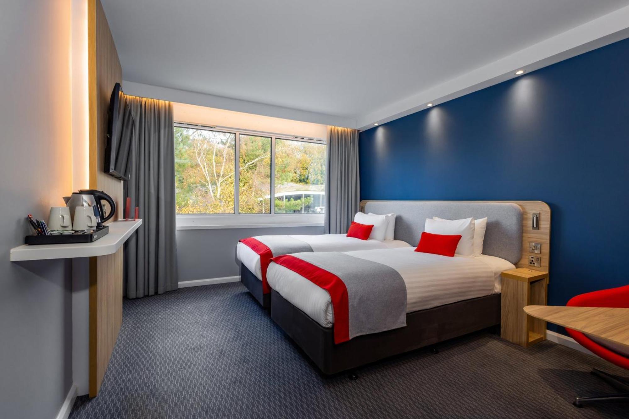 Holiday Inn Express Norwich By Ihg Exterior photo