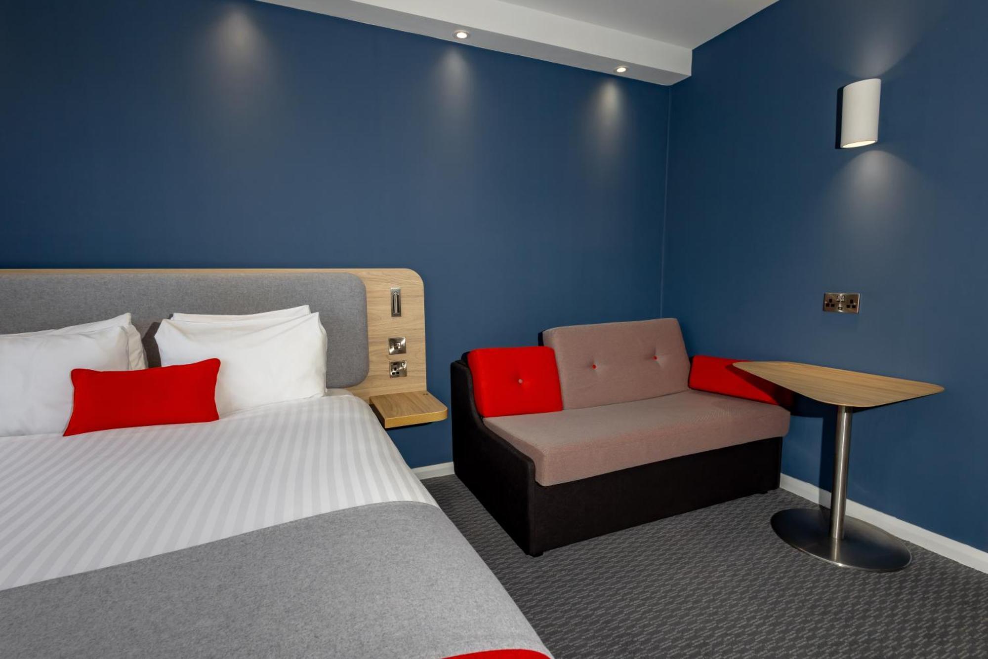 Holiday Inn Express Norwich By Ihg Exterior photo