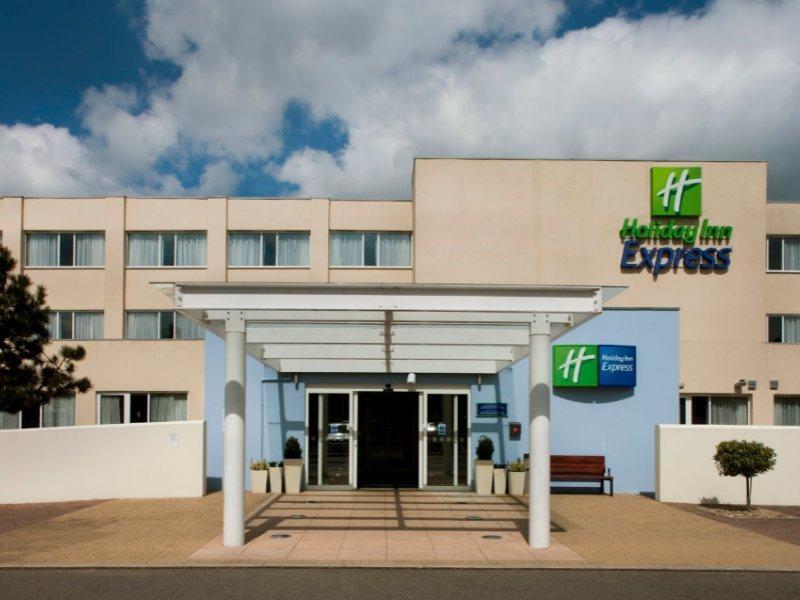 Holiday Inn Express Norwich By Ihg Exterior photo