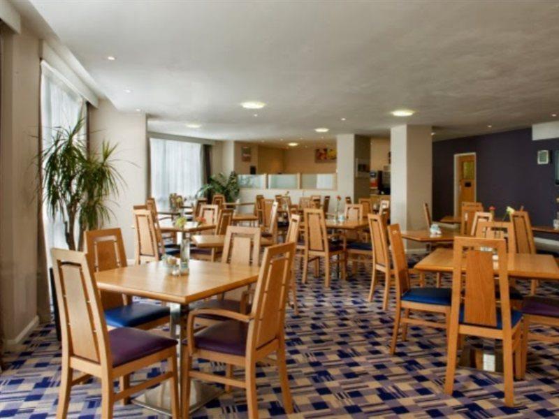 Holiday Inn Express Norwich By Ihg Exterior photo