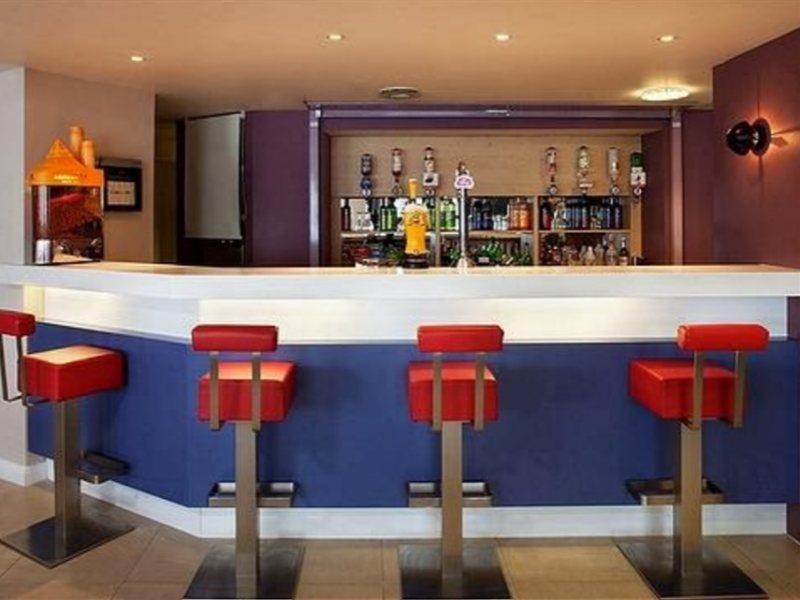Holiday Inn Express Norwich By Ihg Exterior photo