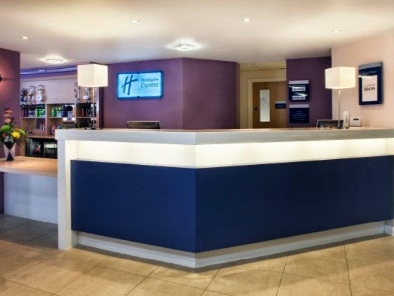 Holiday Inn Express Norwich By Ihg Exterior photo